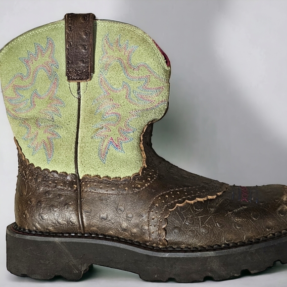 Chunky Ariat Boots - Picture 2 of 4